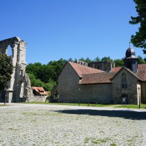 Kloster-Vorplatz